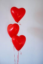Load image into Gallery viewer, Valentine Day 3 Heart Balloon Gift Bouquet